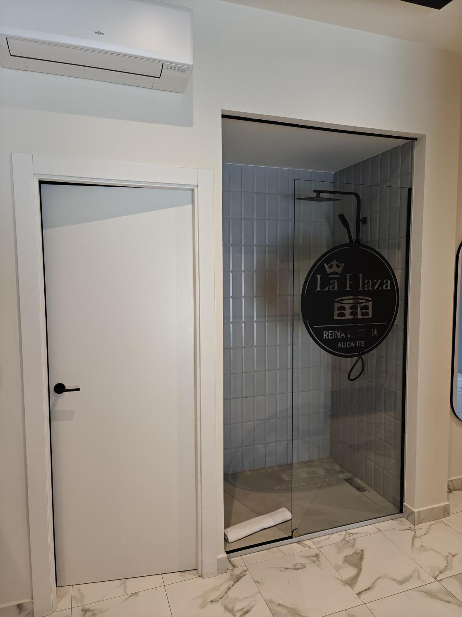 Apartament Reina Victoria La Plaza *